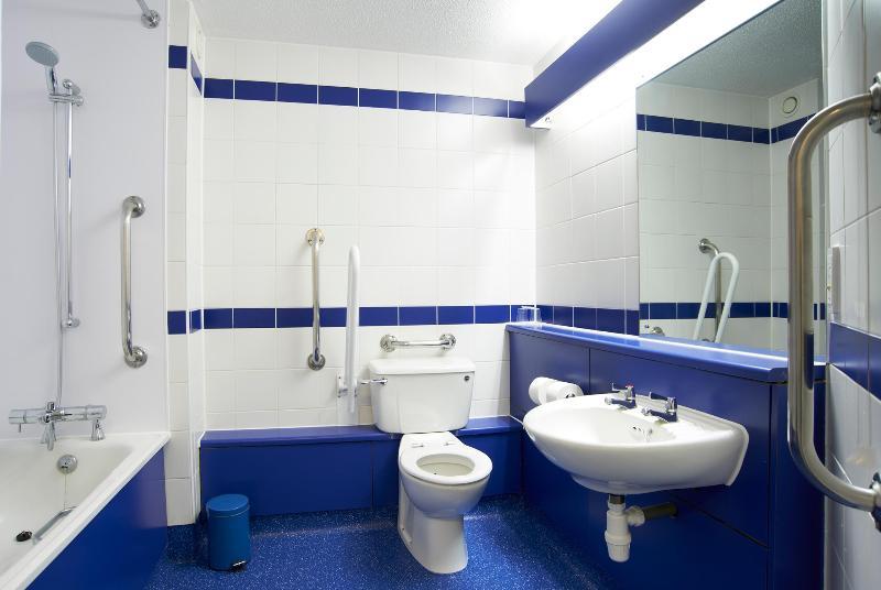 Travelodge Birmingham Yardley Экстерьер фото