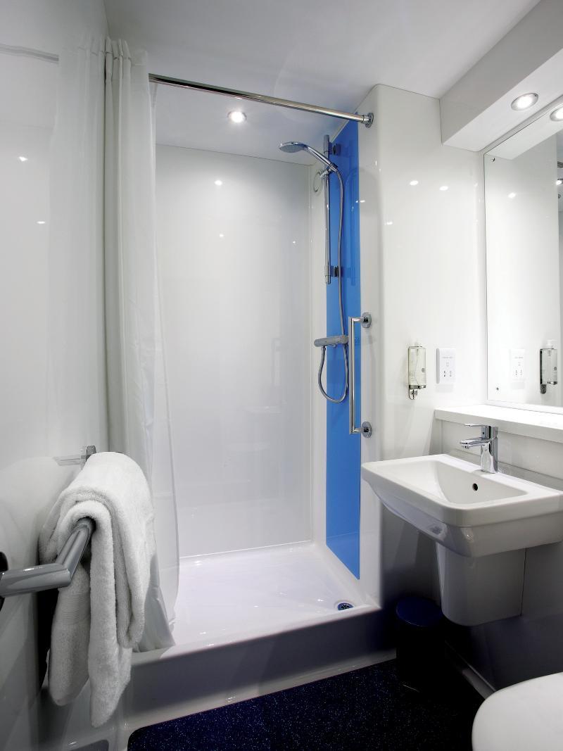 Travelodge Birmingham Yardley Экстерьер фото